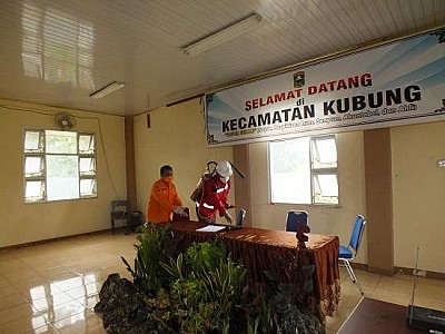 Gugus Tugas COVID 19 - Penyemprotan Desinfektan - foto 3