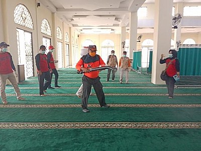 Gugus Tugas COVID 19 - Penyemprotan Desinfektan - foto 8